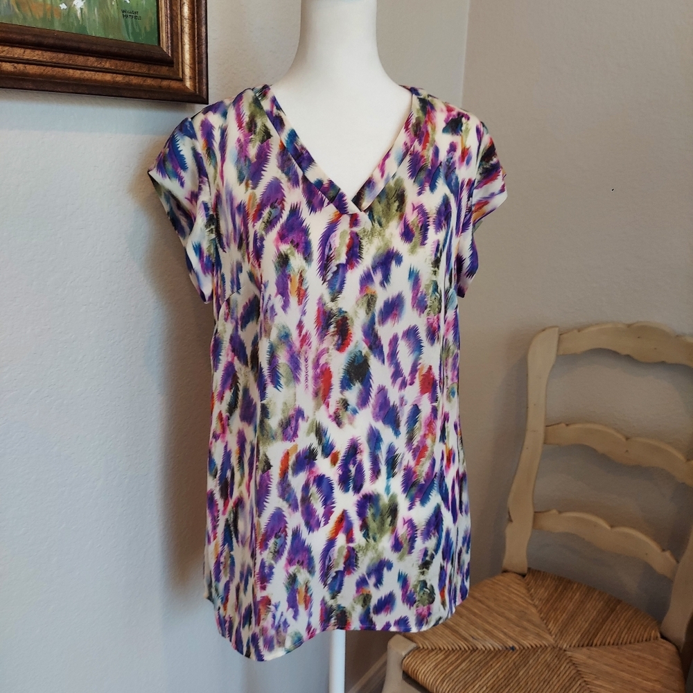 Cabi Feather Print V Neck Blouse Top with Cap Sleeve Sz S